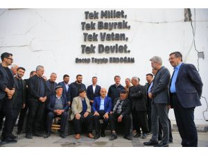 Tarım ve Orman Bakanı Kirişci, Türkoğlu'nda çiftçilerle bir araya geldi: