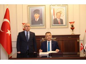 Cumhurbaşkanı Yardımcısı Oktay, Sivas Valisi Şimşek ve Belediye Başkanı Bilgin'i ziyaret etti
