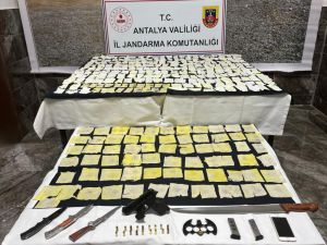 Antalya'da uyuşturucu operasyonunda 2 şüpheli yakalandı