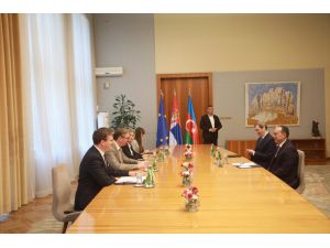 Sırp lider Vucic, Azerbaycan Çalışma ve Sosyal Güvenlik Bakanı Babayev ile görüştü