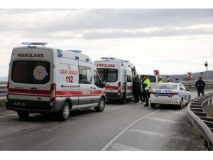 Sivas'ta bariyere çarpan panelvandaki 4 kişi yaralandı