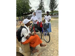 TİKA'dan Tanzanya'da kız öğrencilere bisiklet desteği