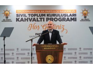 İçişleri Bakanı Soylu, Gaziosmanpaşa'da STK temsilcileri ve vatandaşlarla bir araya geldi: