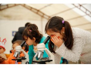 Kahramanmaraş'ta depremzede çocuklar bilim şenliğiyle moral buldu