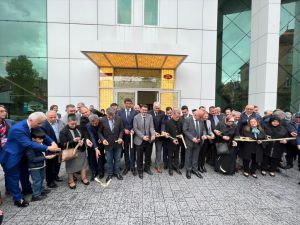Almanya'da inşa edilen DİTİB Esslingen Camisi ibadete açıldı