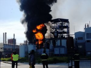 Kırklareli'nde kimya ve entegre atık tesisinde çıkan yangına müdahale ediliyor