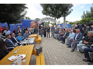 AK Parti Sözcüsü Çelik, Adana'da muhtarlarla bir araya geldi: