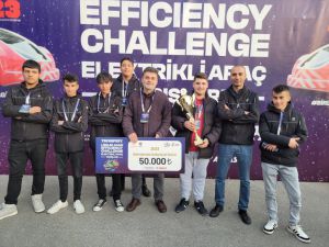 Antalya'da öğrencilerin tasarladığı elektrikli araç TEKNOFEST kapsamındaki yarışlarda Türkiye üçüncüsü oldu