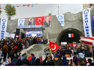 Eski Adalet Bakanı Gül, tünel temel atma töreninde konuştu: