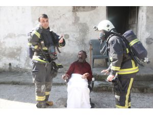 Antalya'da evinde yangın çıkan engelli yaralandı