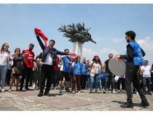 İzmir'de 1 Mayıs Emek ve Dayanışma Günü kutlandı