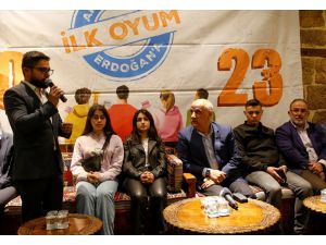 Tarım ve Orman Bakanı Vahit Kirişci, Kahramanmaraş'ta gençlerle bir araya geldi: