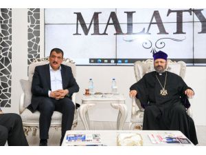 Türkiye Ermenileri Patriği Kadasetli Sahak II, depremden etkilenen Malatya'da