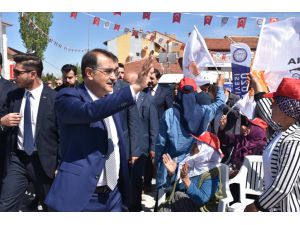 Bakan Dönmez, Eskişehir'in Günyüzü ilçesinde doğal gaz açma törenine katıldı: