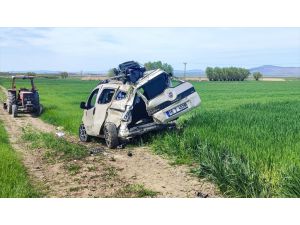 Afyonkarahisar'da devrilen araçtaki 4 kişi yaralandı
