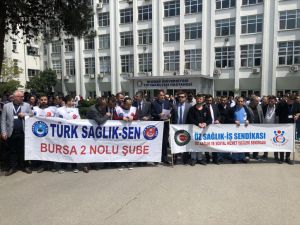 Bursa'da 2 hasta yakını tarafından darbedilen profesör için sağlıkçılardan tepki