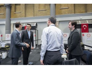 YTB Başkanı Eren, Londra'da oy kullanma merkezini ziyaret etti: