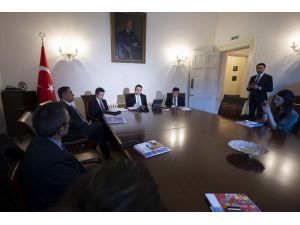 YTB Başkan Eren, Londra'da basın mensuplarıyla bir araya geldi: