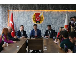 Cumhurbaşkanı adayı Sinan Oğan, Kayseri'de ziyaretlerde bulundu