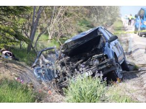 Afyonkarahisar'da otomobilin devrildiği kazada 1 kişi öldü, 3 kişi yaralandı