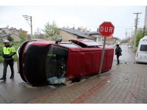 Sivas'ta öğrenci servisi ile panelvanın çarpıştığı kazada 5 kişi yaralandı