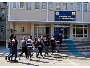 Mersin'de yasa dışı bahis operasyonunda yakalanan 18 zanlıdan 14'ü tutuklandı