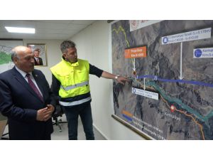 Erzincan'daki Kemaliye-Dutluca tünelleri inşaat çalışmaları devam ediyor
