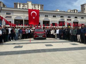 Türkiye'nin yerli otomobili Togg, Şırnak'ta tanıtıldı