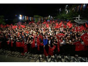 AK Parti'li İnan ve Dağ, İzmir Bayraklı mitinginde konuştu