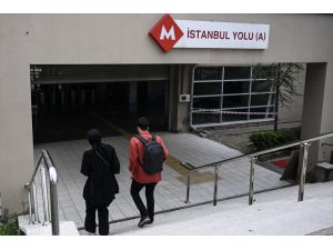 Başkentte aşırı yağış nedeniyle su basan metro istasyonları kullanıma açıldı