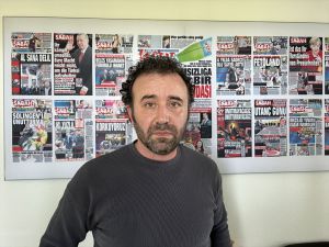 Alman polisinden "terörist muamelesi" gören Türk gazeteciler hukuki haklarını arayacak