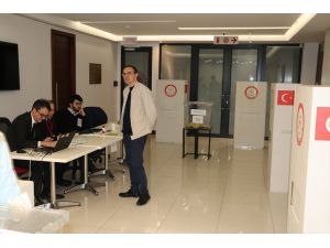 Güney Afrika'da Türkiye'deki Cumhurbaşkanı Seçimi'nin ikinci turu oylaması başladı