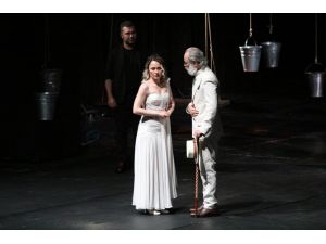 Devlet Tiyatroları 13. Antalya Uluslararası Tiyatro Festivali'nde "Othello" sahnelendi