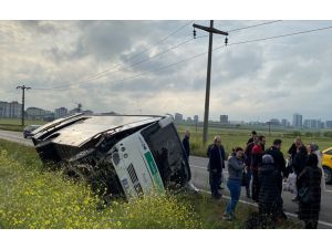Tekirdağ'da devrilen servis minibüsündeki 13 kişi hafif yaralandı
