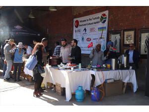 Güney Afrika'da depremzedelere yardım için Türk yemekleri etkinliği düzenlendi