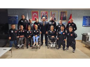 Türkiye Halter Federasyonu Başkanı Ünlü, para milli haltercileri ziyaret etti