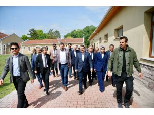 Bakan Fatih Dönmez, Eskişehir Mahmudiye'de muhtarlar ve STK temsilcileriyle buluştu: