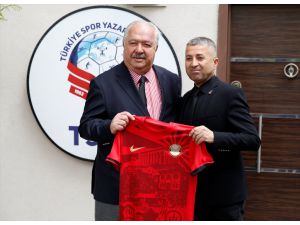 Gençlerbirliği Kulübü Başkanı Akdaş: "Bana göre başarı Süper Lig'e çıkmaktır"