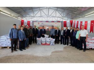 Amasya'da çiftçilere 60 ton Macar fiği ve yem bezelyesi tohumu dağıtıldı