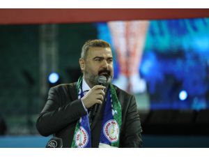 Süper Lig'e yükselen Çaykur Rizespor kupasını aldı