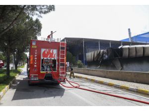 Uşak'ta tekstil fabrikasında çıkan yangın hasara neden oldu