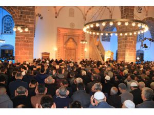 Diyarbakır'daki Fatih Paşa Camisi'nde Regaip Kandili programı