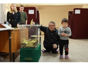 Ordu'da 105 yaşındaki Mehmet Özmen oy kullandı