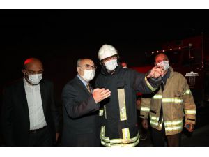 GÜNCELLEME 2 - İzmir'deki Bayraklı Tünelleri'nde tır yandı