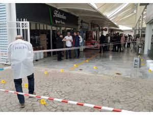 Antalya'da silahlı saldırıda iki kişi yaralandı