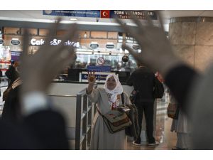 Ankara'dan ilk hac kafilesi dualarla uğurlandı