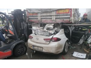 Samsun'da tırın altına giren otomobilin sürücüsü hayatını kaybetti