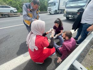 Anadolu Otoyolu'nun Düzce kesiminde zincirleme trafik kazası ulaşımı aksattı