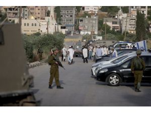 İşgal altındaki Batı Şeria'da Talmud ayini yapan Yahudi yerleşimciler, eğitimi aksattı