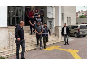 Kayseri'de aranan 10'u firari hükümlü 25 kişi yakalandı